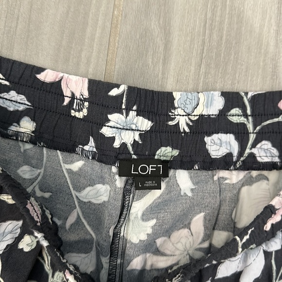 LOFT Pants - Picture 3 of 5
